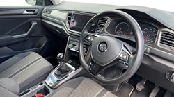 2020 (20) VOLKSWAGEN T-ROC 2.0 TDI SE 5dr 5570871