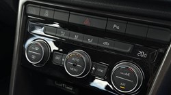 2020 (20) VOLKSWAGEN T-ROC 2.0 TDI SE 5dr 5570894