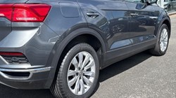 2020 (20) VOLKSWAGEN T-ROC 2.0 TDI SE 5dr 5570906