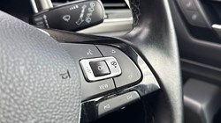 2020 (20) VOLKSWAGEN T-ROC 2.0 TDI SE 5dr 5570887