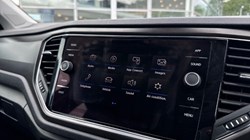 2020 (20) VOLKSWAGEN T-ROC 2.0 TDI SE 5dr 5570890