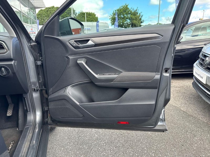 2020 (20) VOLKSWAGEN T-ROC 2.0 TDI SE 5dr 5570879
