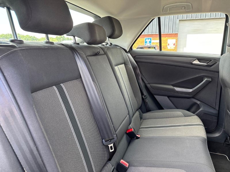 2020 (20) VOLKSWAGEN T-ROC 2.0 TDI SE 5dr 5570900