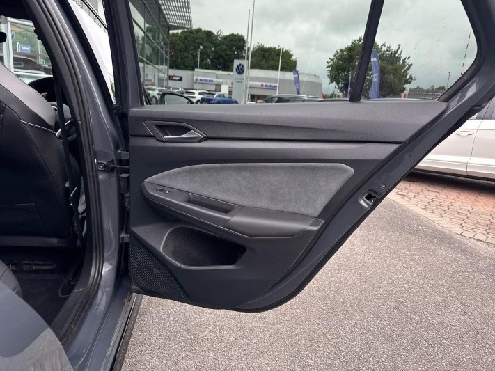 2022 (22) VOLKSWAGEN GOLF 2.0 TDI 150 R-Line 5dr 5589601