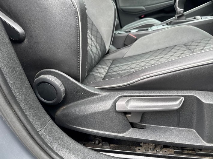 2022 (22) VOLKSWAGEN GOLF 2.0 TDI 150 R-Line 5dr 5589557