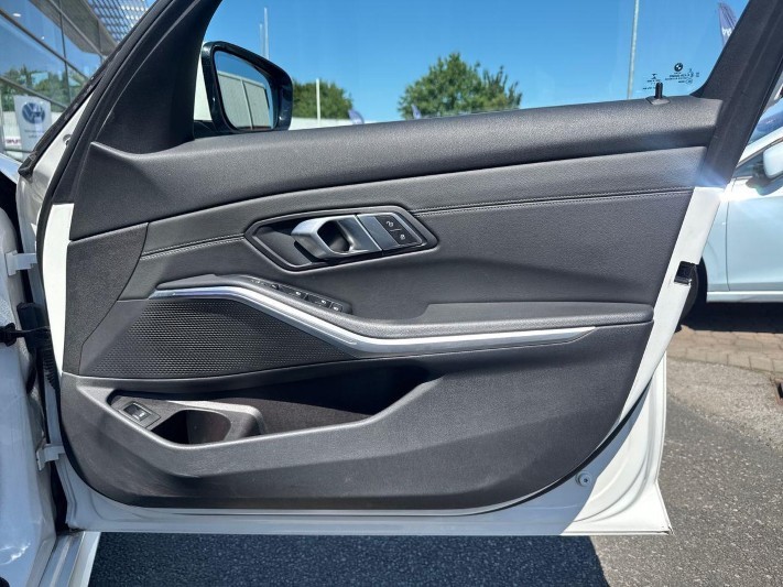 2021 (21) BMW 3 SERIES 320i M Sport 4dr Step Auto 5605096