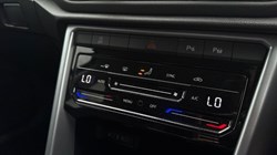 2026 (26) VOLKSWAGEN T-ROC 1.0 TSI 115 Match 5dr 5584752
