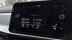 2026 (26) VOLKSWAGEN T-ROC 1.0 TSI 115 Match 5dr 5584749