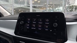 2026 (26) VOLKSWAGEN T-ROC 1.0 TSI 115 Match 5dr 5584748