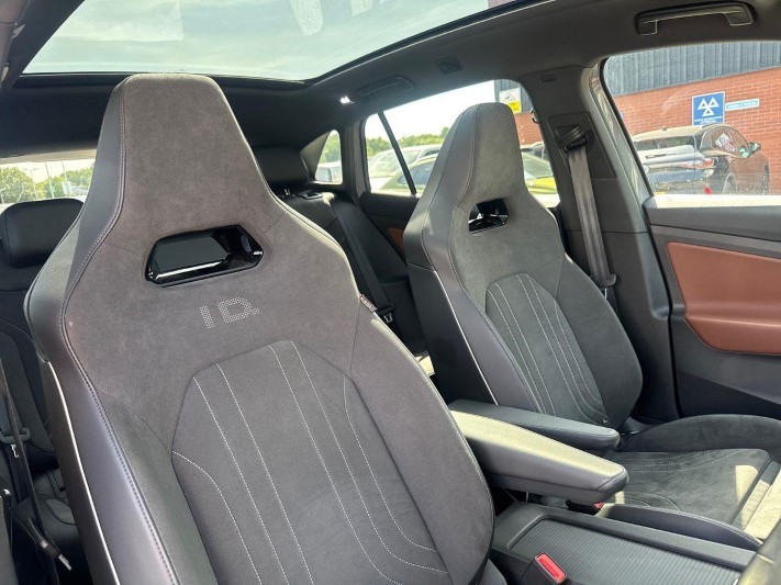 2021 (71) VOLKSWAGEN ID.4 150kW Max Pro Performance 77kWh 5dr Auto 5608994
