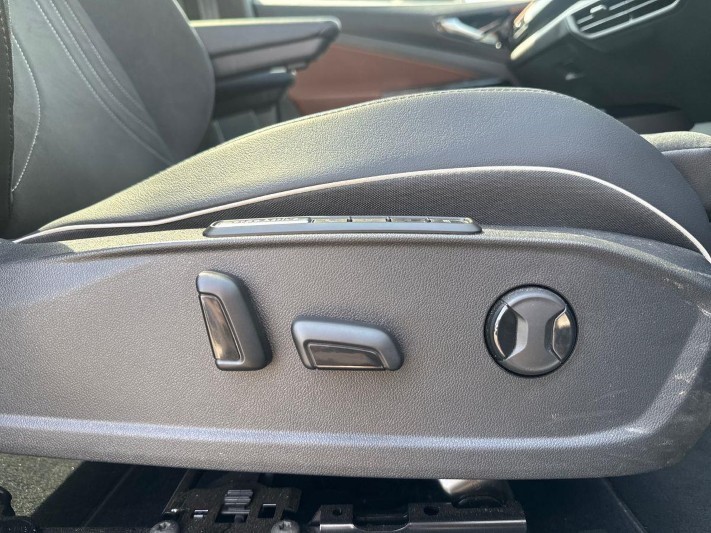 2021 (71) VOLKSWAGEN ID.4 150kW Max Pro Performance 77kWh 5dr Auto 5608992