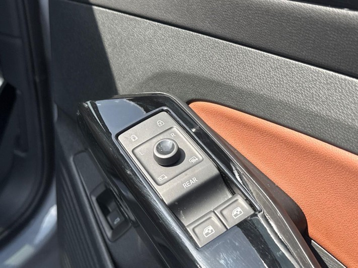 2021 (71) VOLKSWAGEN ID.4 150kW Max Pro Performance 77kWh 5dr Auto 5608991
