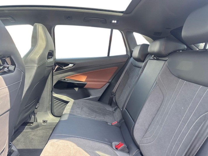 2021 (71) VOLKSWAGEN ID.4 150kW Max Pro Performance 77kWh 5dr Auto 5608983