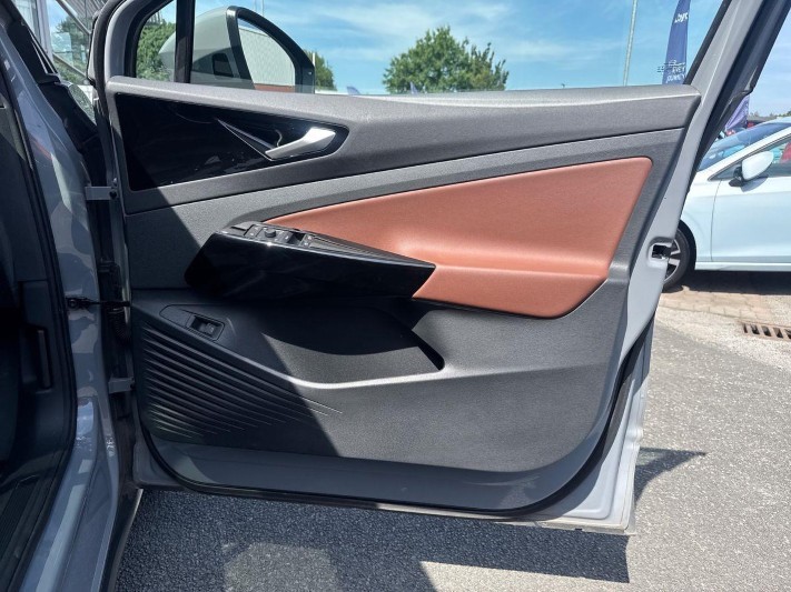 2021 (71) VOLKSWAGEN ID.4 150kW Max Pro Performance 77kWh 5dr Auto 5608989