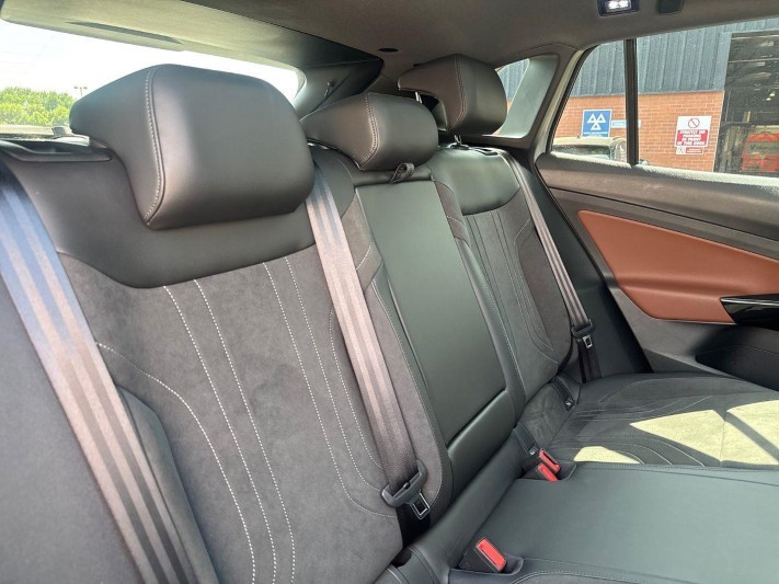 2021 (71) VOLKSWAGEN ID.4 150kW Max Pro Performance 77kWh 5dr Auto 5609010