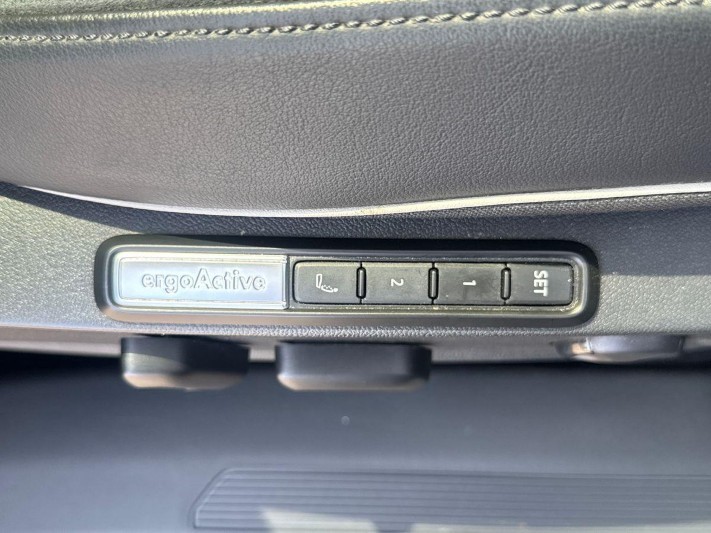 2021 (71) VOLKSWAGEN ID.4 150kW Max Pro Performance 77kWh 5dr Auto 5609035