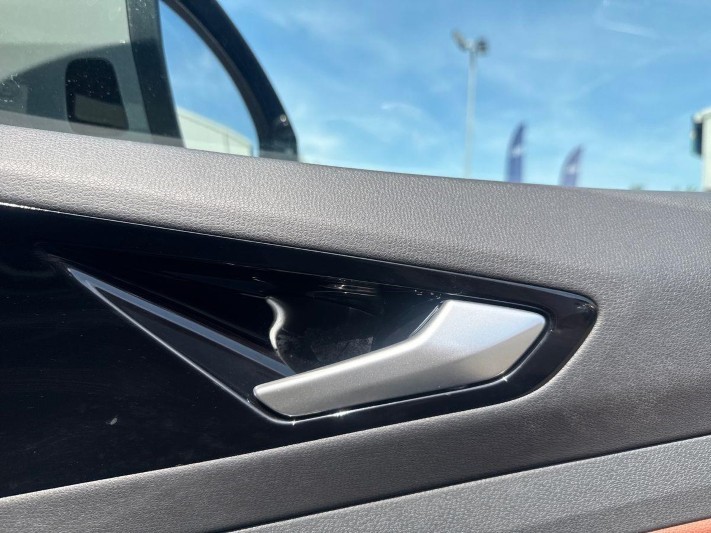 2021 (71) VOLKSWAGEN ID.4 150kW Max Pro Performance 77kWh 5dr Auto 5609037
