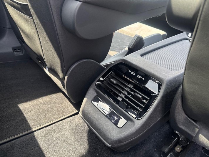 2021 (71) VOLKSWAGEN ID.4 150kW Max Pro Performance 77kWh 5dr Auto 5609032