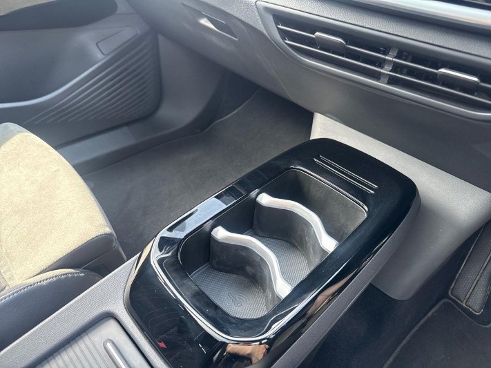2021 (71) VOLKSWAGEN ID.4 150kW Max Pro Performance 77kWh 5dr Auto 5609047
