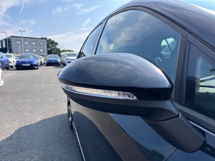 2025 (75) VOLKSWAGEN GOLF 2.0 TDI 150 R-Line 5dr DSG 5619540
