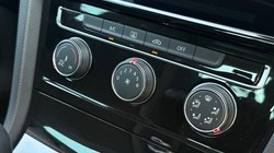2017 (17) VOLKSWAGEN GOLF 2.0 TDI GT 5dr 5617975