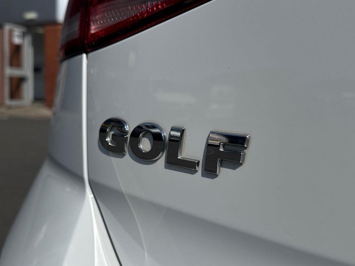 2017 (17) VOLKSWAGEN GOLF 2.0 TDI GT 5dr 5617959