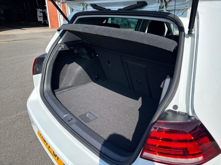 2017 (17) VOLKSWAGEN GOLF 2.0 TDI GT 5dr 5617984