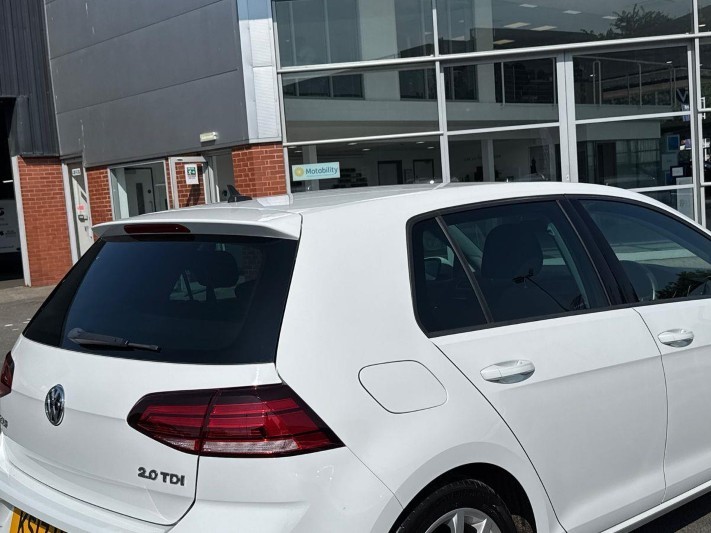 2017 (17) VOLKSWAGEN GOLF 2.0 TDI GT 5dr 5617986