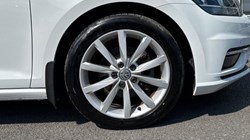 2017 (17) VOLKSWAGEN GOLF 2.0 TDI GT 5dr 5617951