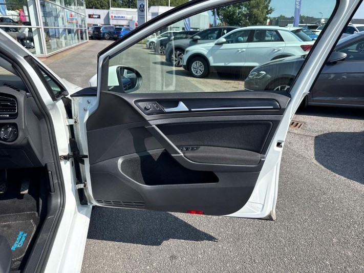 2017 (17) VOLKSWAGEN GOLF 2.0 TDI GT 5dr 5617960