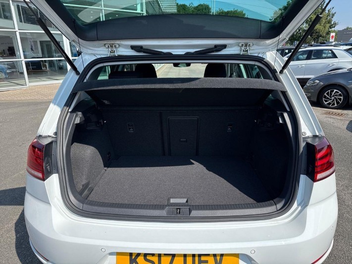 2017 (17) VOLKSWAGEN GOLF 2.0 TDI GT 5dr 5617983