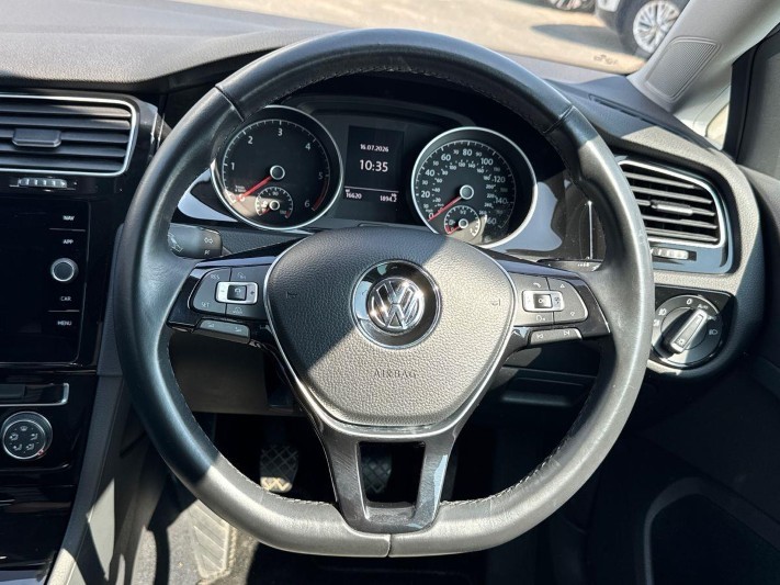2017 (17) VOLKSWAGEN GOLF 2.0 TDI GT 5dr 5617966