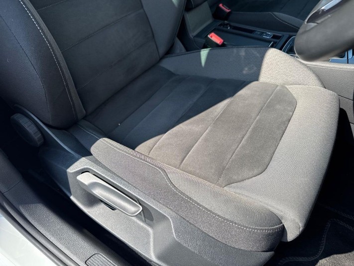 2017 (17) VOLKSWAGEN GOLF 2.0 TDI GT 5dr 5617964