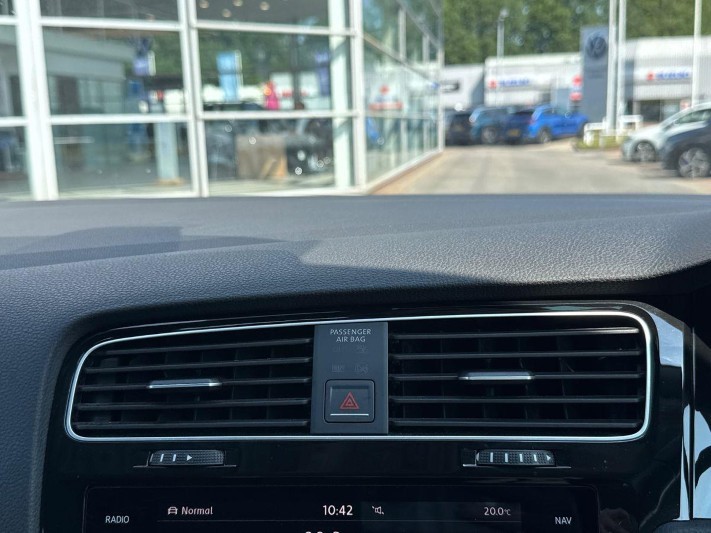 2017 (17) VOLKSWAGEN GOLF 2.0 TDI GT 5dr 5617978