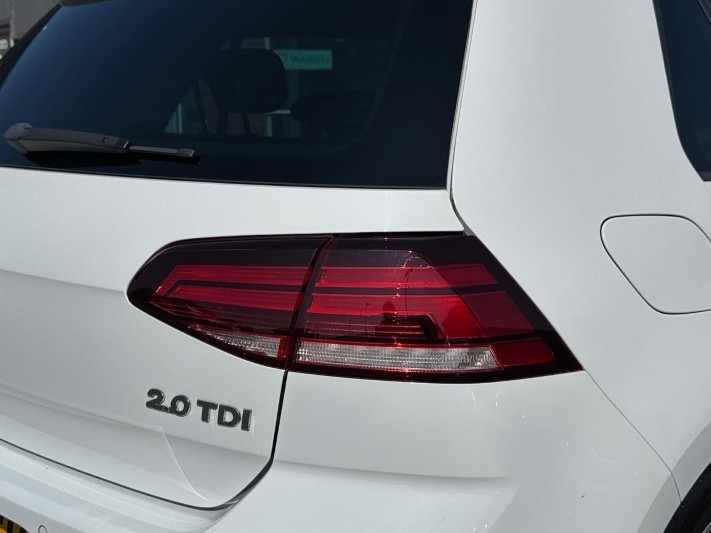 2017 (17) VOLKSWAGEN GOLF 2.0 TDI GT 5dr 5617991