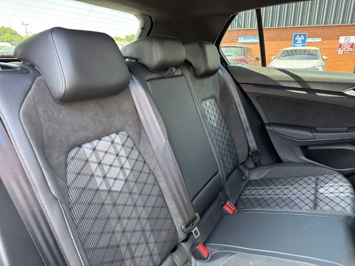 2025 (75) VOLKSWAGEN GOLF 2.0 TDI 150 R-Line 5dr DSG 5628069