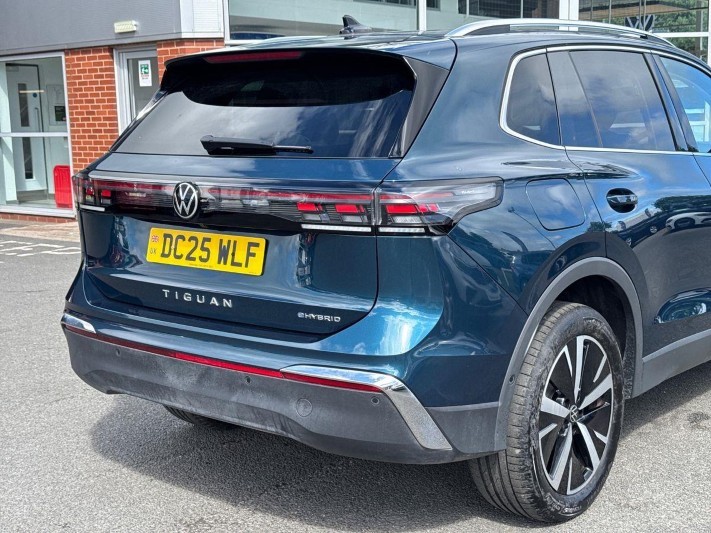 2025 (25) VOLKSWAGEN TIGUAN 1.5 TSI eHybrid Elegance 5dr DSG 5608841
