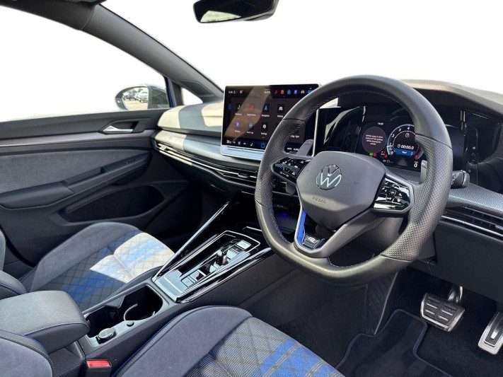 2026 (26) VOLKSWAGEN GOLF 2.0 TSI 333 R Black Edition 4Motion 5dr DSG 5638911