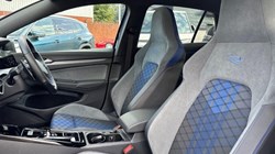 2026 (26) VOLKSWAGEN GOLF 2.0 TSI 333 R Black Edition 4Motion 5dr DSG 5638941