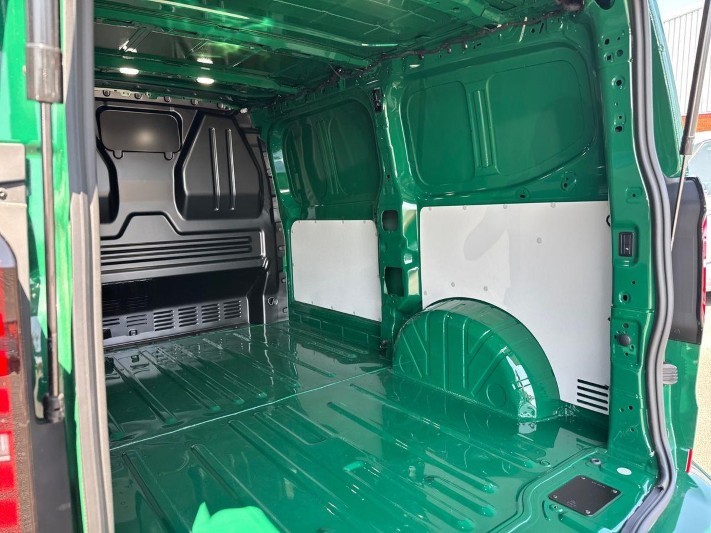 2026 (26) VOLKSWAGEN COMMERCIAL TRANSPORTER 2.0 TDI 170 Sportline Van Auto 5628145