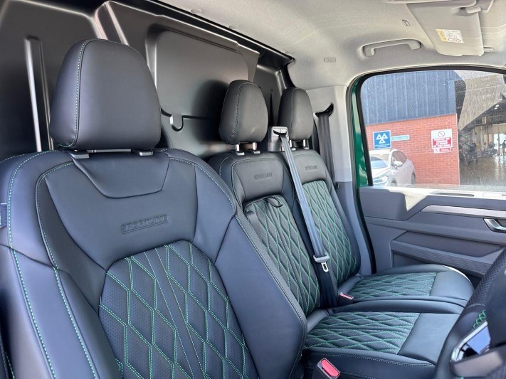 2026 (26) VOLKSWAGEN COMMERCIAL TRANSPORTER 2.0 TDI 170 Sportline Van Auto 5628118