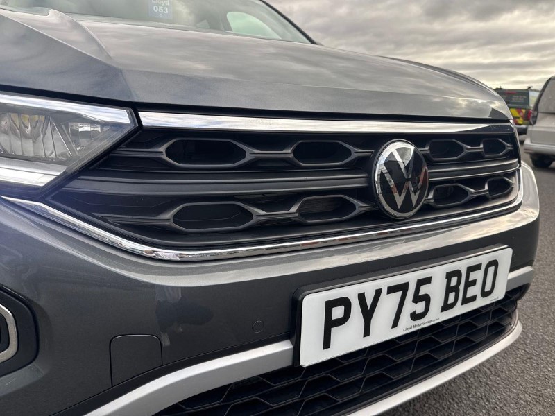 2025 (75) VOLKSWAGEN T-ROC 1.5 TSI Match 5dr 5717582