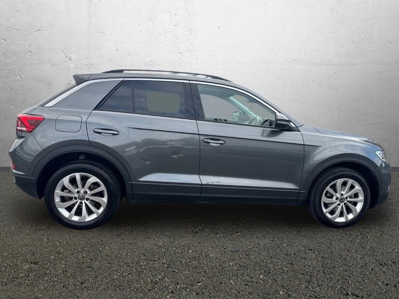 2025 (75) VOLKSWAGEN T-ROC 1.5 TSI Match 5dr 5717557