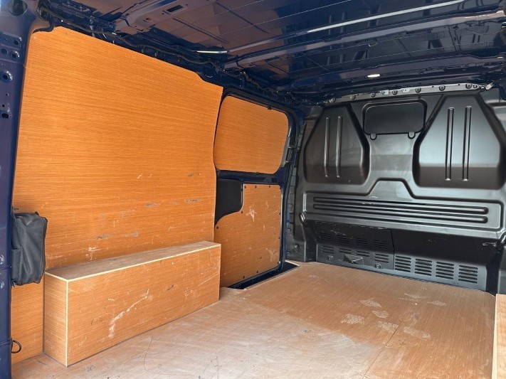 2025 (75) VOLKSWAGEN COMMERCIAL TRANSPORTER 2.0 TDI 110 Commerce Van 5674683