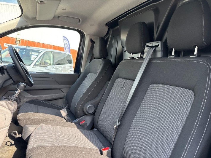 2025 (75) VOLKSWAGEN COMMERCIAL TRANSPORTER 2.0 TDI 110 Commerce Van 5674681