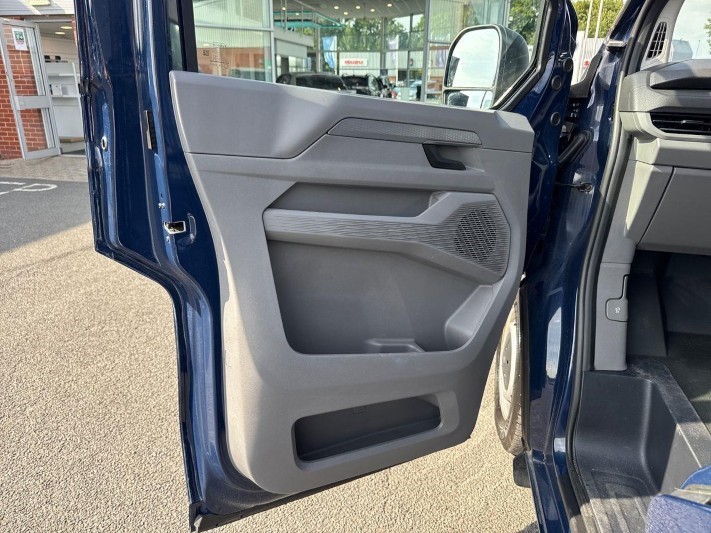 2025 (75) VOLKSWAGEN COMMERCIAL TRANSPORTER 2.0 TDI 110 Commerce Van 5674705