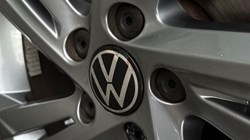 2024 (73) VOLKSWAGEN GOLF 1.5 TSI 150 R-Line 5dr 5689642