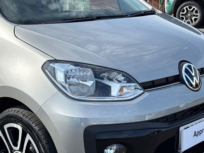 2022 (72) VOLKSWAGEN UP 1.0 65PS R-Line 5dr 5704274