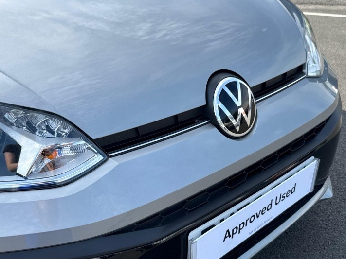 2022 (72) VOLKSWAGEN UP 1.0 65PS R-Line 5dr 5704275