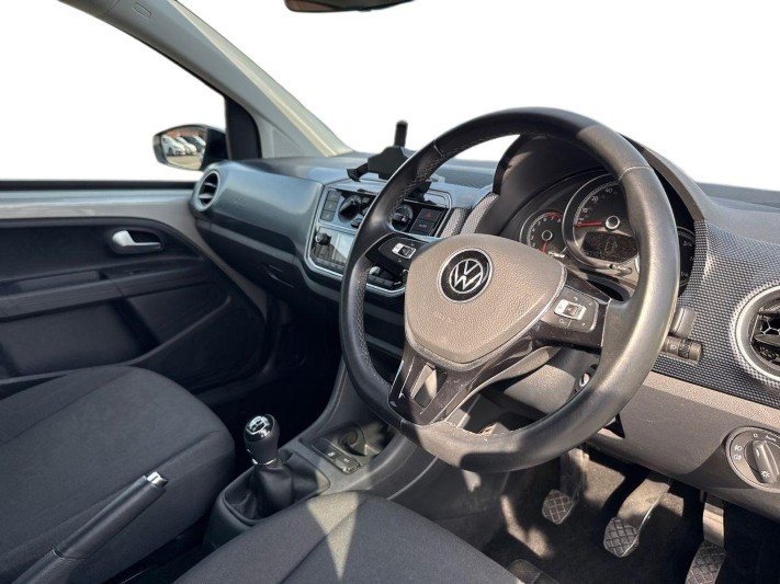 2022 (72) VOLKSWAGEN UP 1.0 65PS R-Line 5dr 5704238